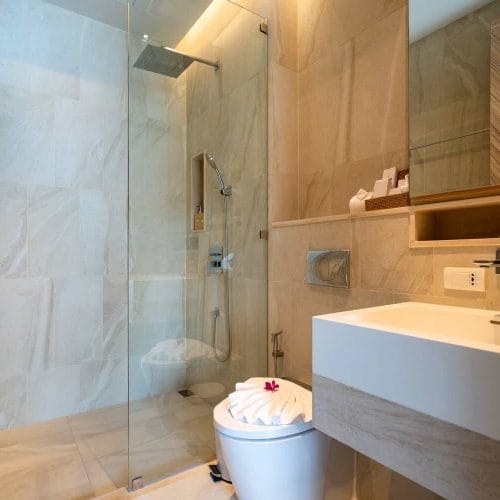 natural tiled luxury bathrooom 1